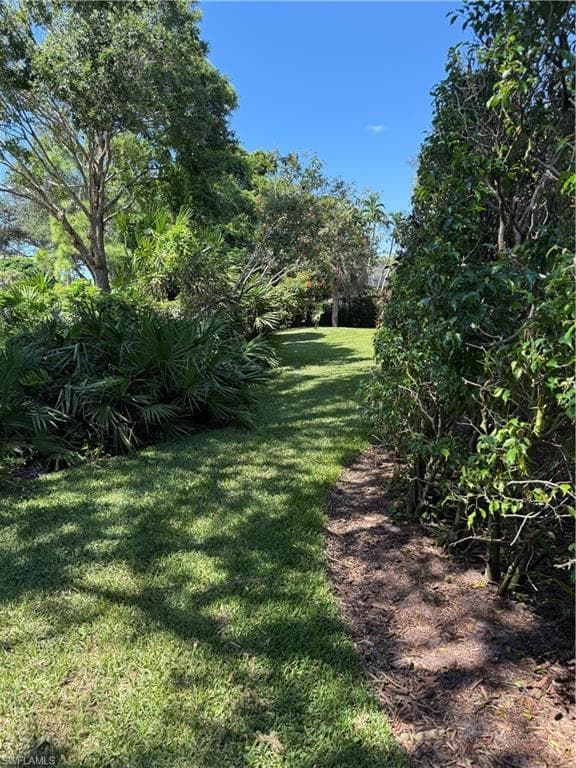 724 Bay Tree Ct, Naples, FL 34108-9