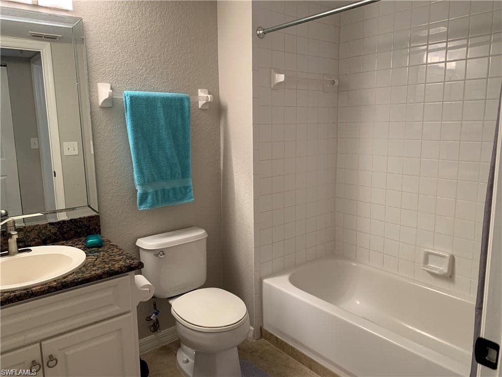 4630 Saint Croix Ln 834, Naples, FL 34109-8