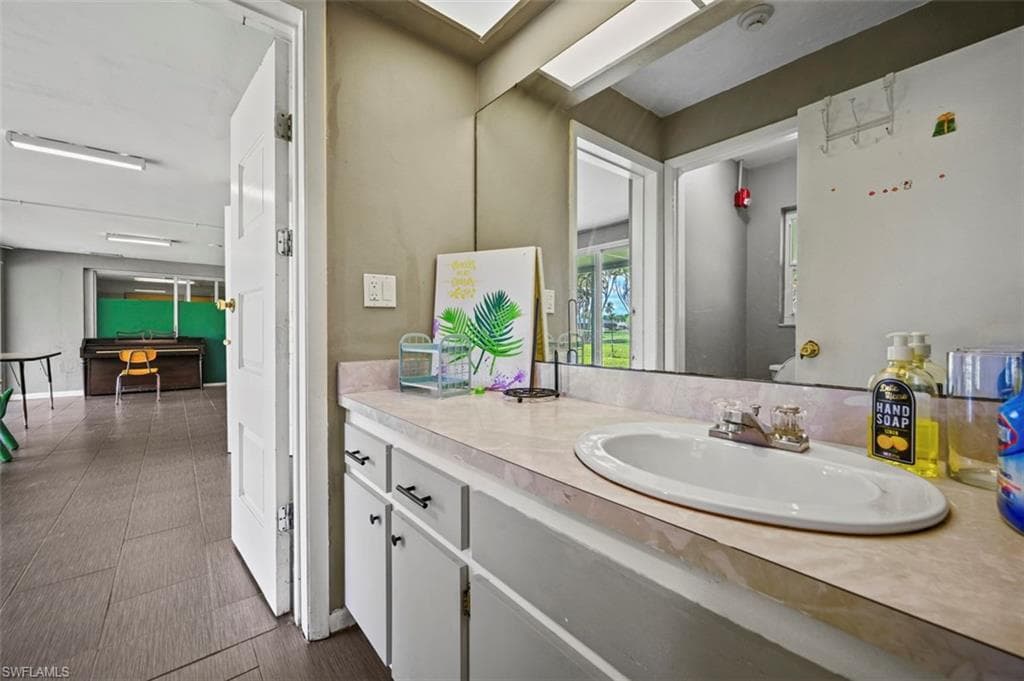 101-105 Saint Andrews Blvd, Naples, FL 34113-11