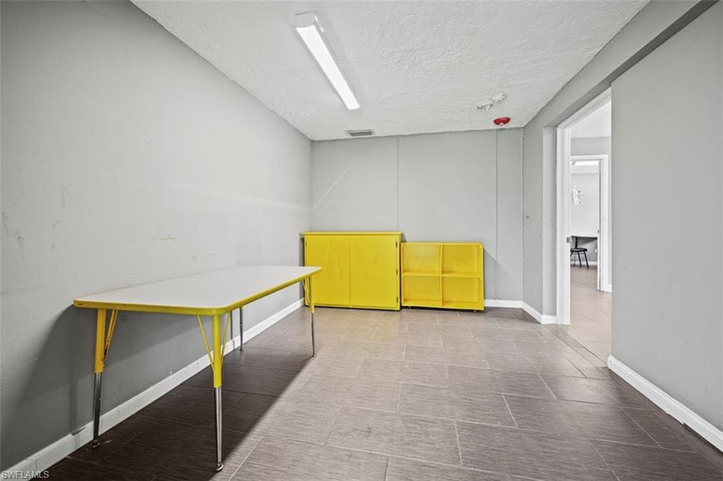 101-105 Saint Andrews Blvd, Naples, FL 34113-13