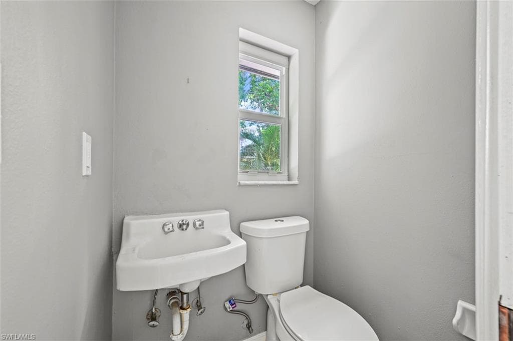 101-105 Saint Andrews Blvd, Naples, FL 34113-16