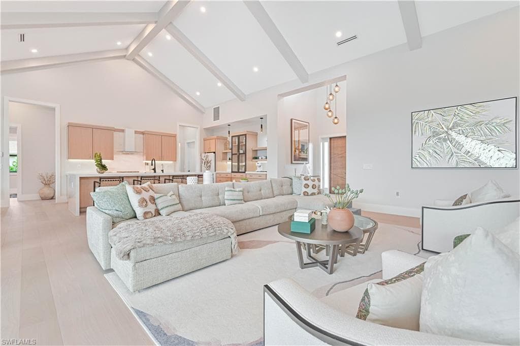 818 93rd Ave N, Naples, FL 34108-8