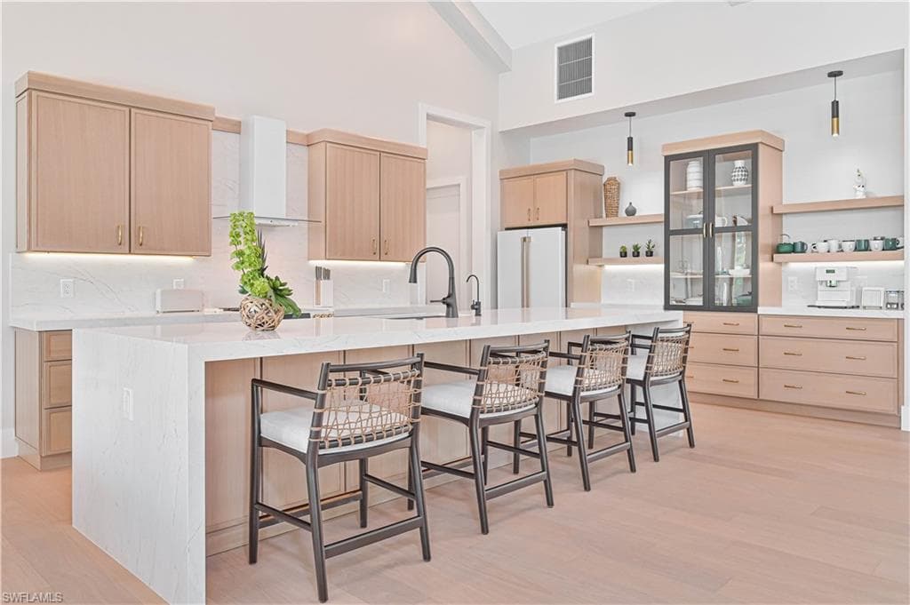 818 93rd Ave N, Naples, FL 34108-12