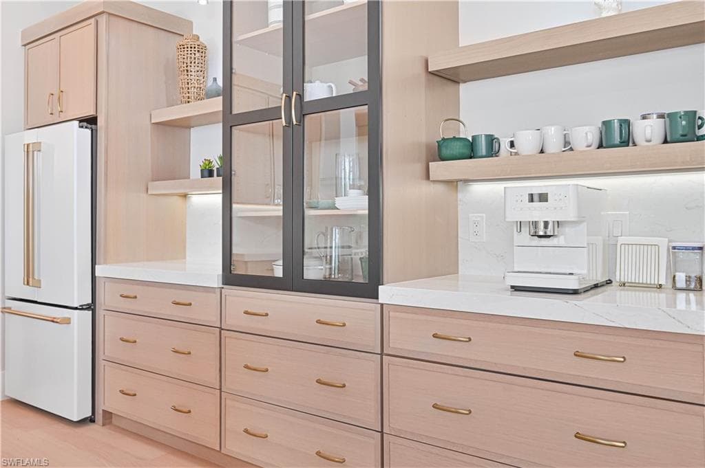 818 93rd Ave N, Naples, FL 34108-14