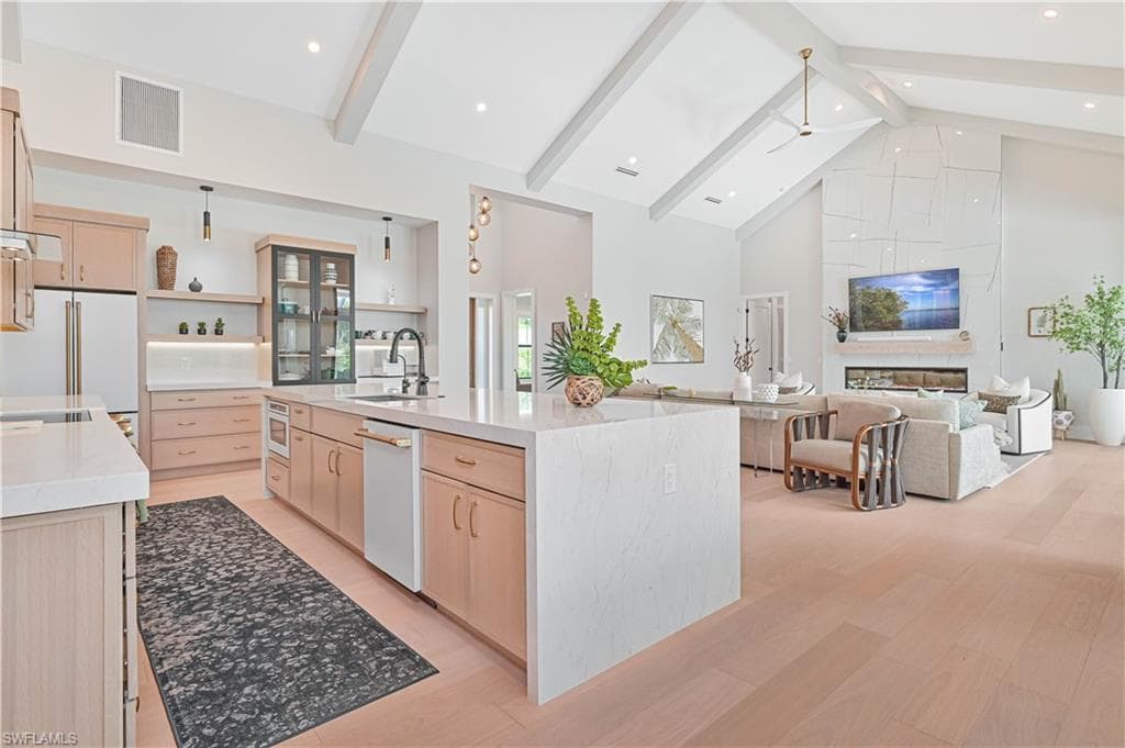 818 93rd Ave N, Naples, FL 34108-17