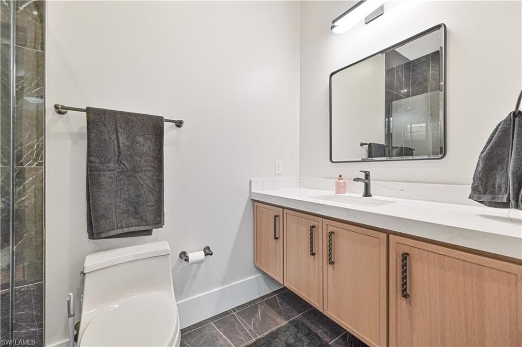 818 93rd Ave N, Naples, FL 34108-21