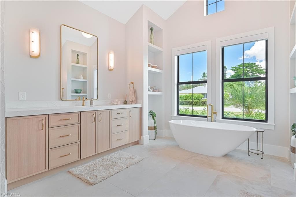 818 93rd Ave N, Naples, FL 34108-26