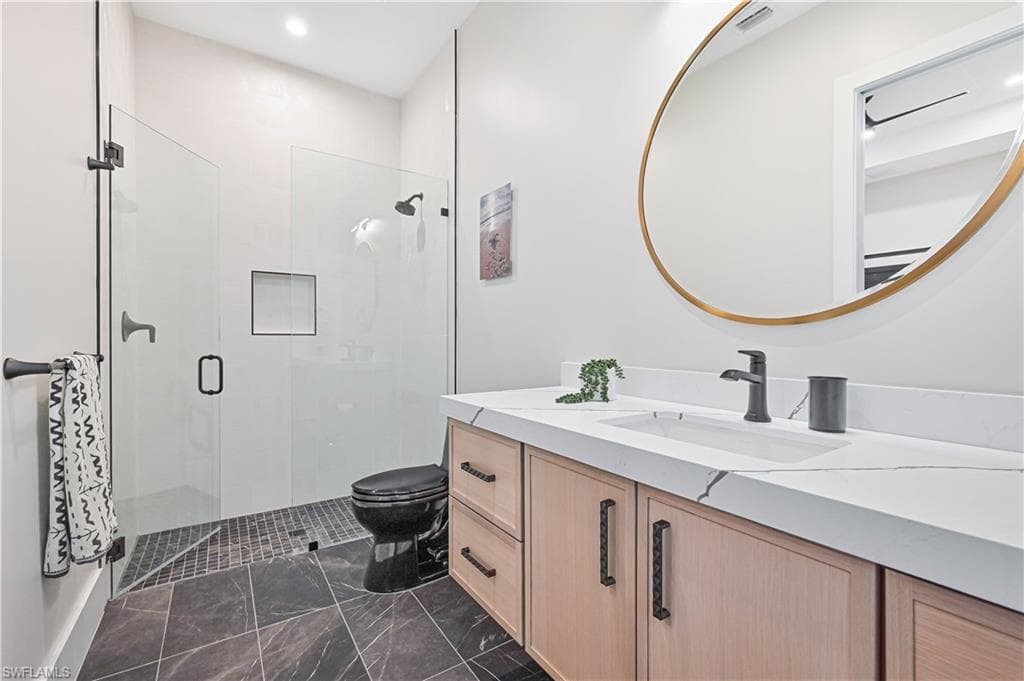 818 93rd Ave N, Naples, FL 34108-31