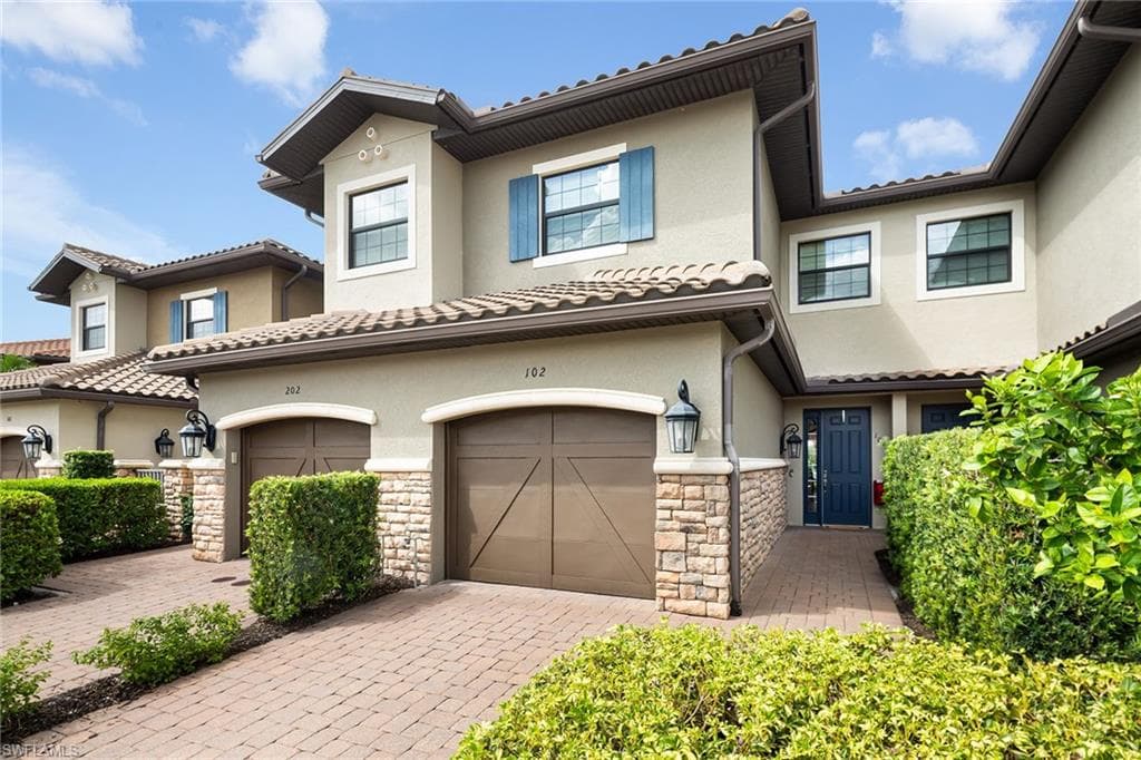 9672 Montelanico Loop 102, Naples, FL 34119-23