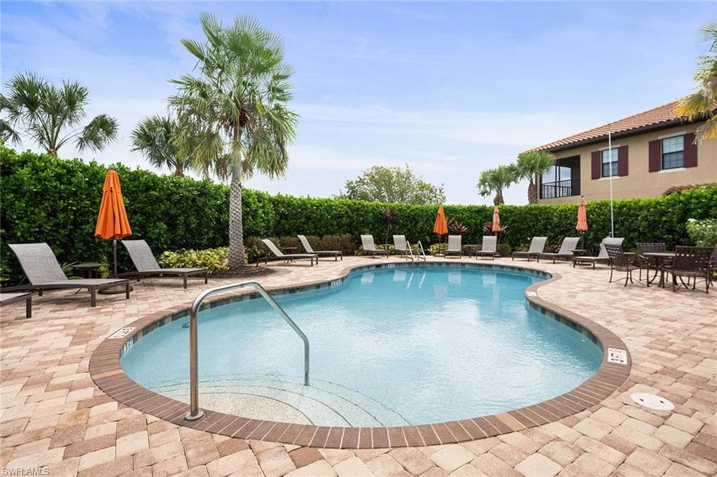 9672 Montelanico Loop 102, Naples, FL 34119-25