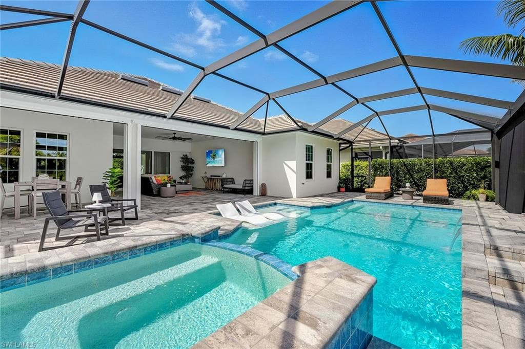 3199 Cotuit Ln, Naples, FL 34114-31