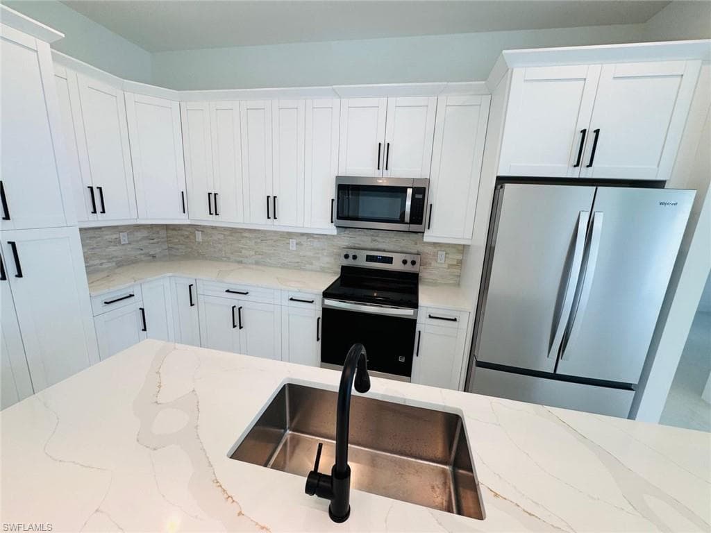 1353 Everglades Blvd N, Naples, FL 34120-10