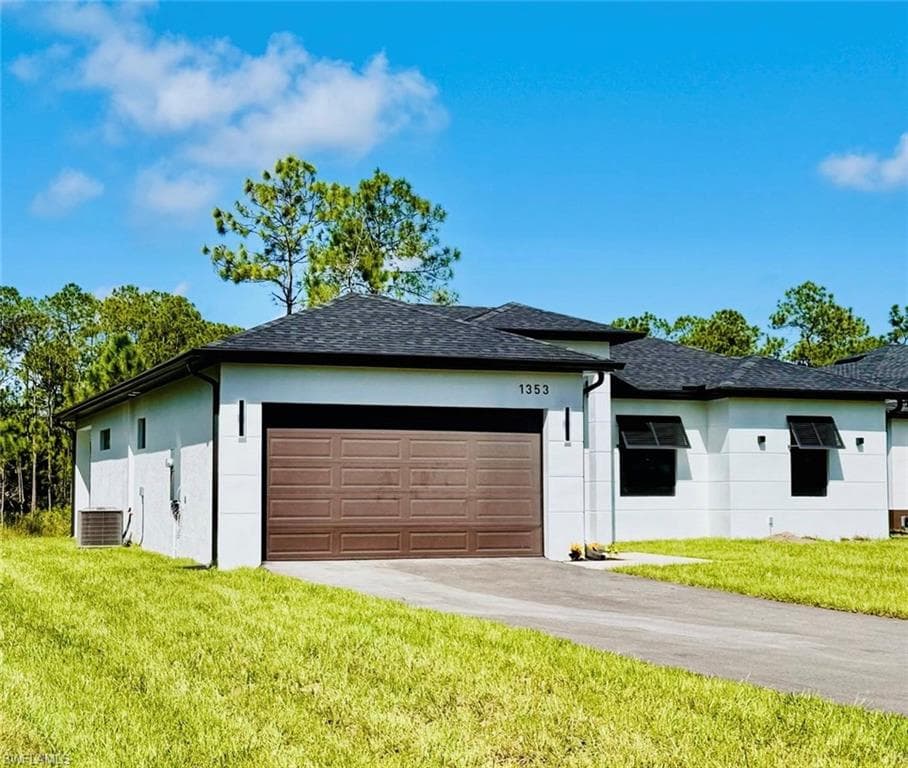 1353 Everglades Blvd N, Naples, FL 34120-2