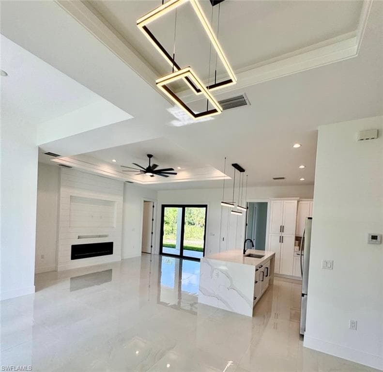 1353 Everglades Blvd N, Naples, FL 34120-7