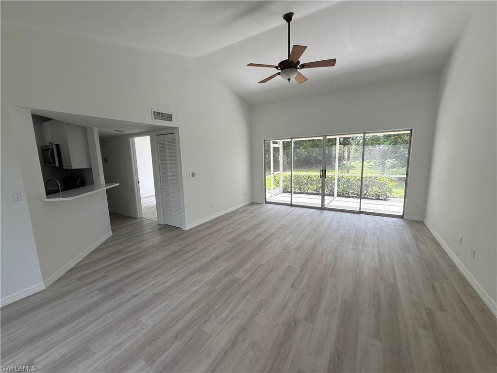 1526 A Trafalgar Ln J-102, Naples, FL 34116-10
