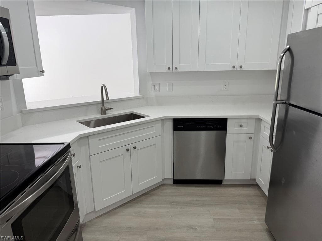 1526 A Trafalgar Ln J-102, Naples, FL 34116-12
