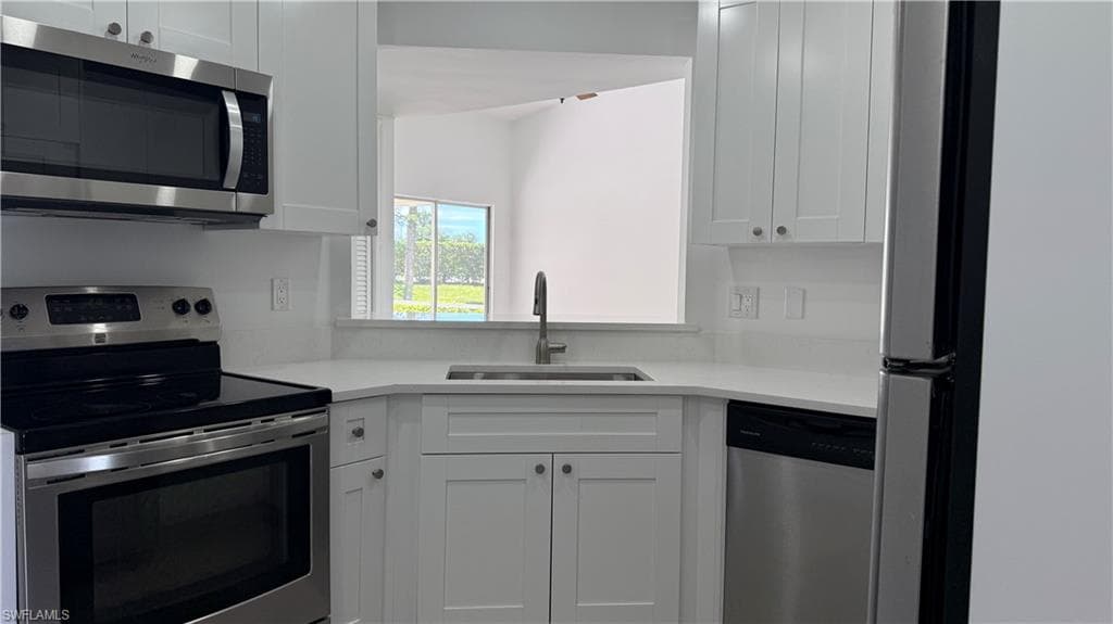 1526 A Trafalgar Ln J-102, Naples, FL 34116-14