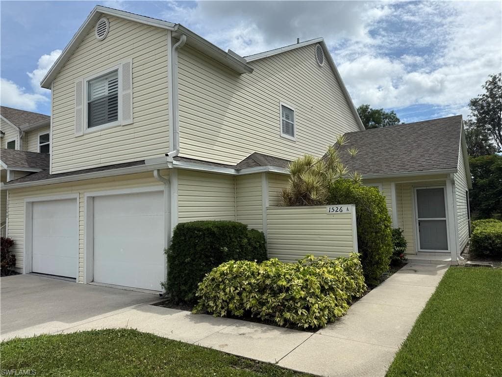 1526 A Trafalgar Ln J-102, Naples, FL 34116-1