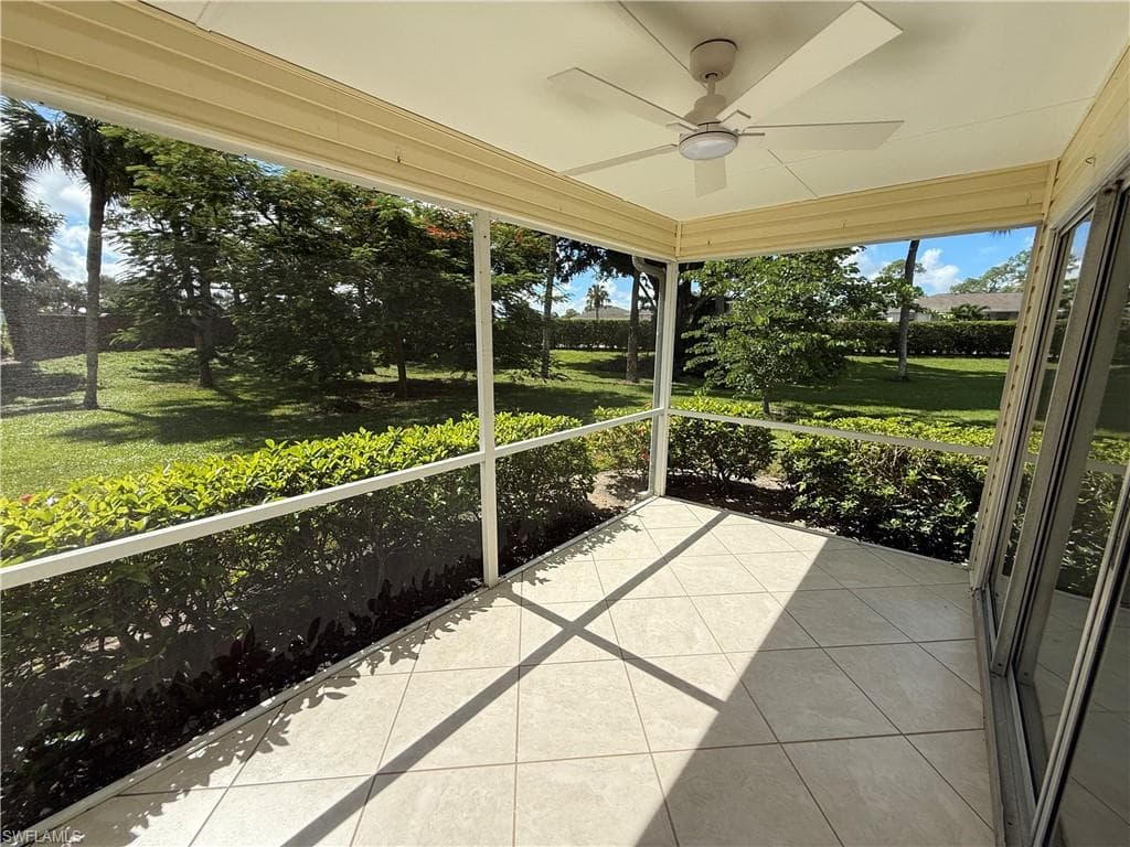 1526 A Trafalgar Ln J-102, Naples, FL 34116-3