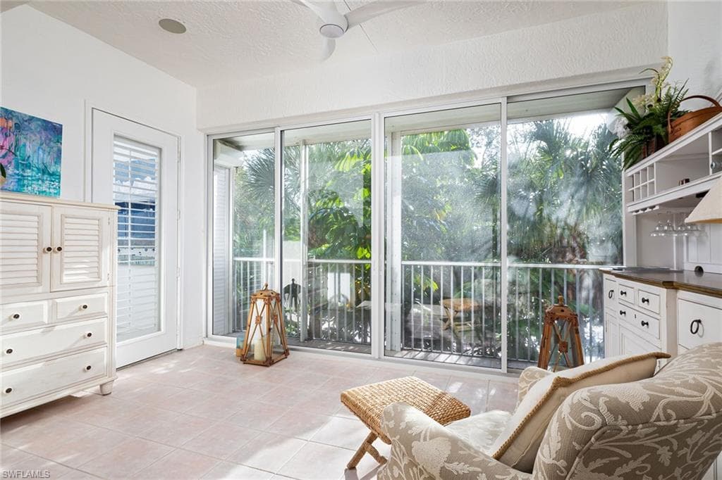790 Bentwater Cir 203, Naples, FL 34108-11