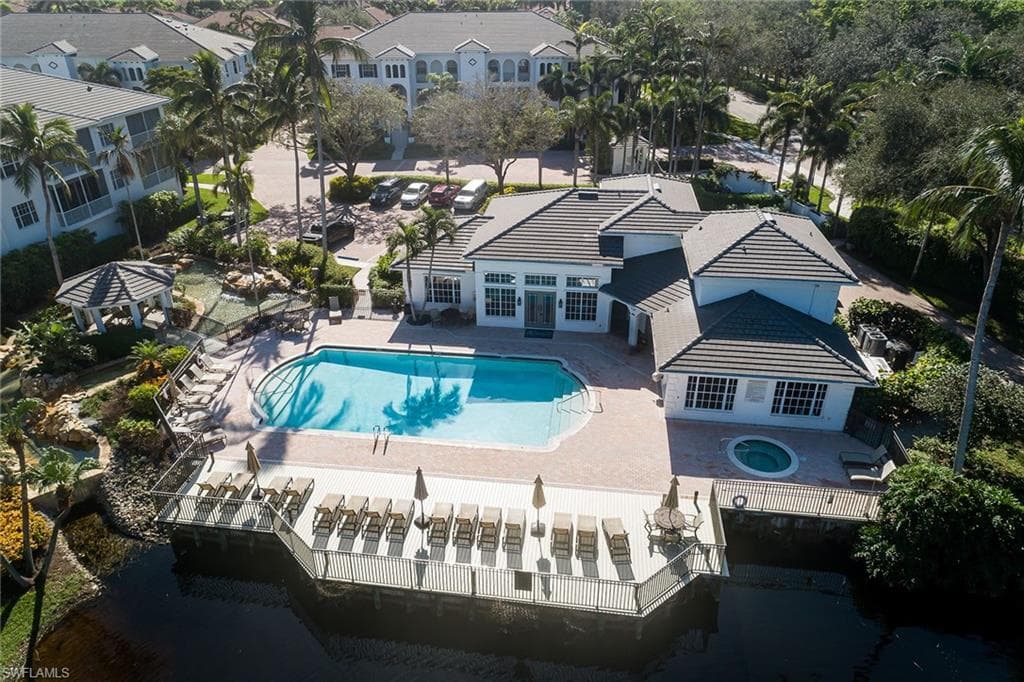 790 Bentwater Cir 203, Naples, FL 34108-21