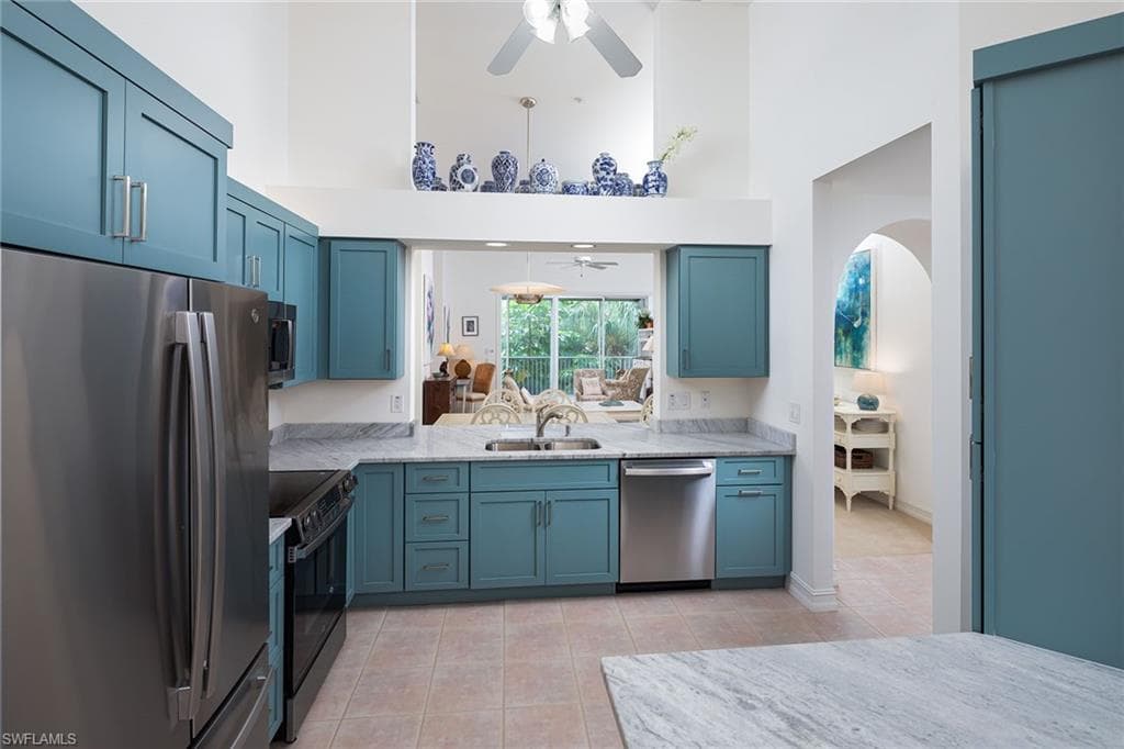 790 Bentwater Cir 203, Naples, FL 34108-1