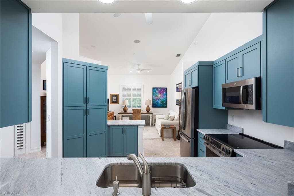 790 Bentwater Cir 203, Naples, FL 34108-3