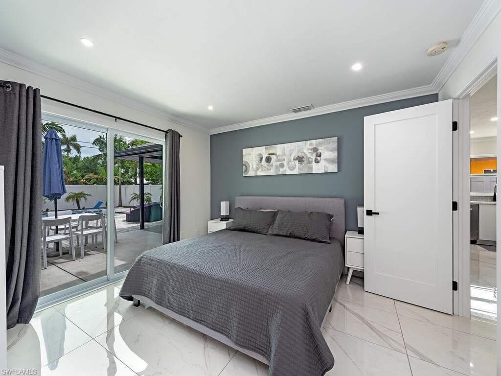 714 109th Ave N, Naples, FL 34108-7