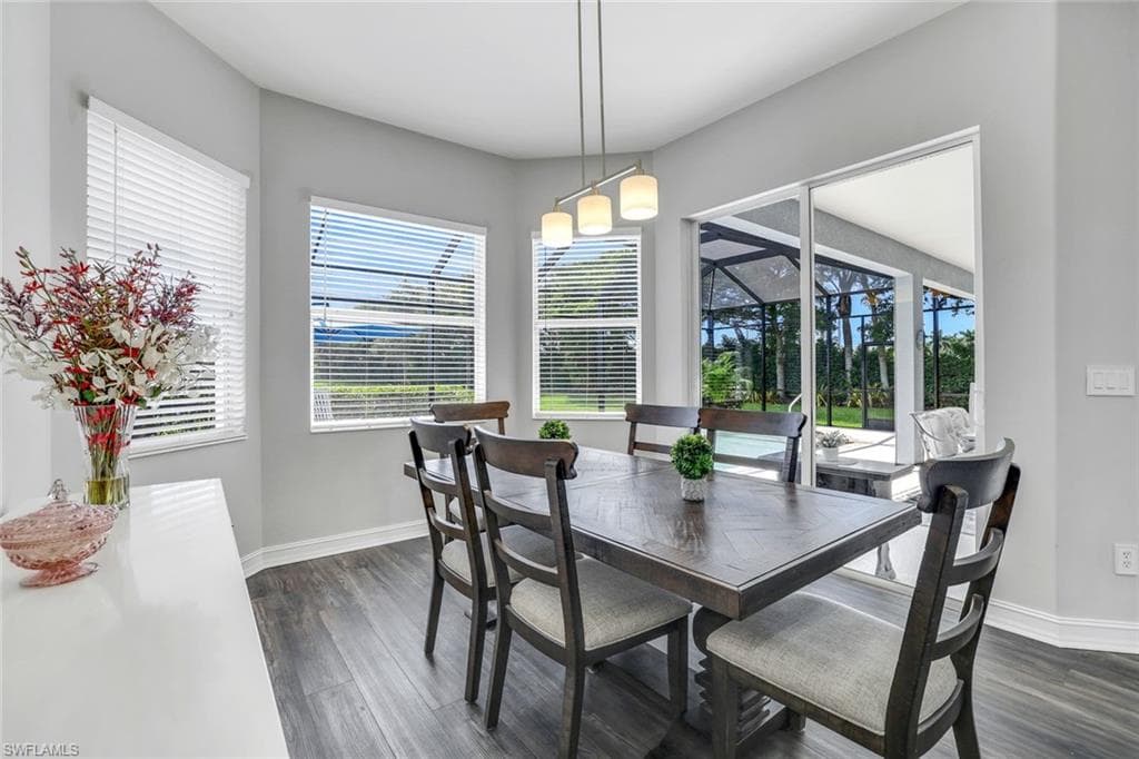 6062 Divot Ct, Naples, FL 34113-9