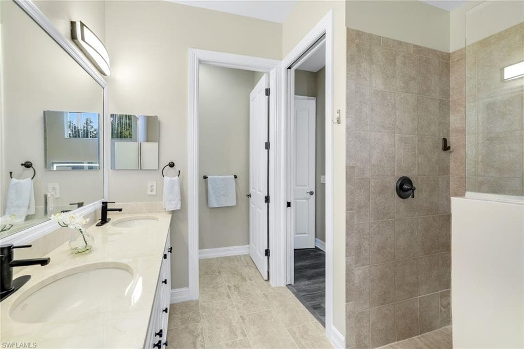 6062 Divot Ct, Naples, FL 34113-14