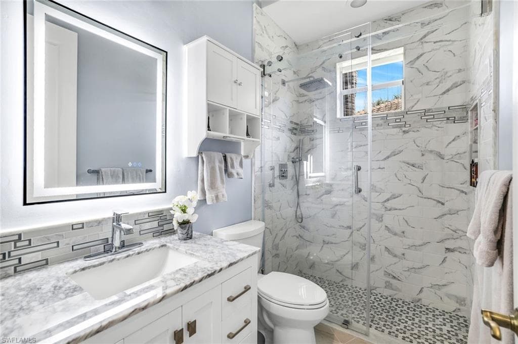 6062 Divot Ct, Naples, FL 34113-16