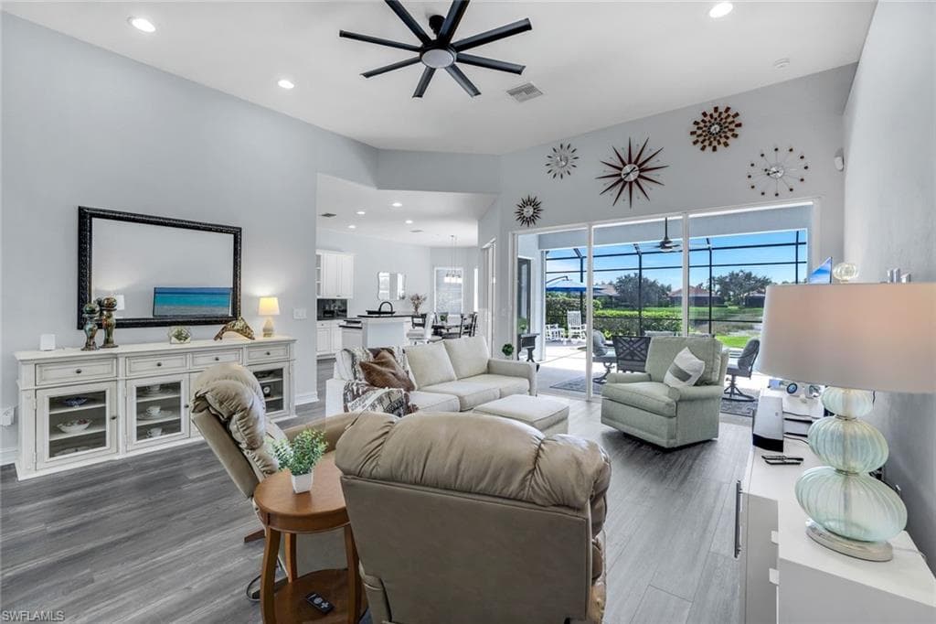 6062 Divot Ct, Naples, FL 34113-4