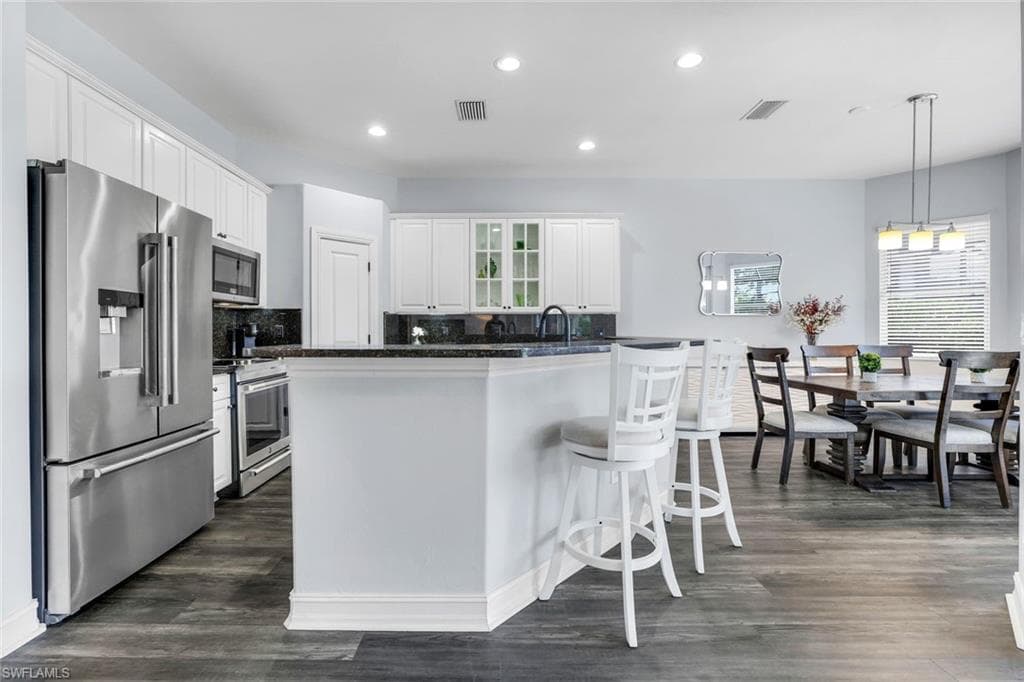 6062 Divot Ct, Naples, FL 34113-7