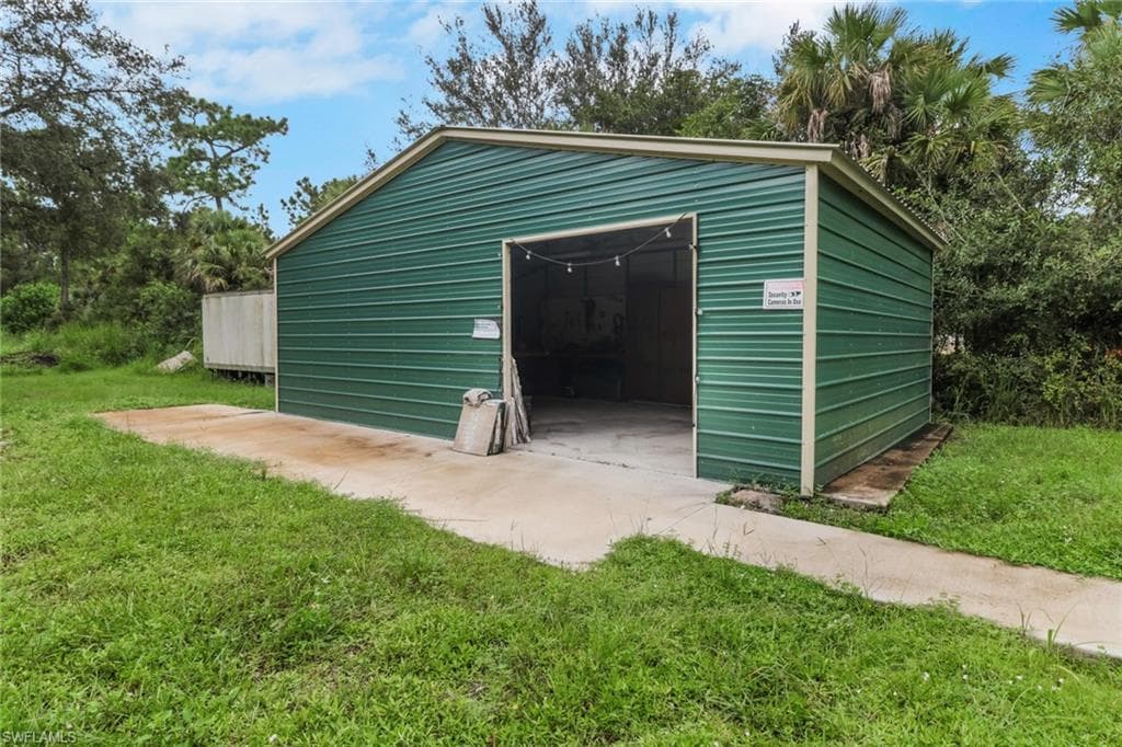 4310 28th Ave SE, Naples, FL 34117-27