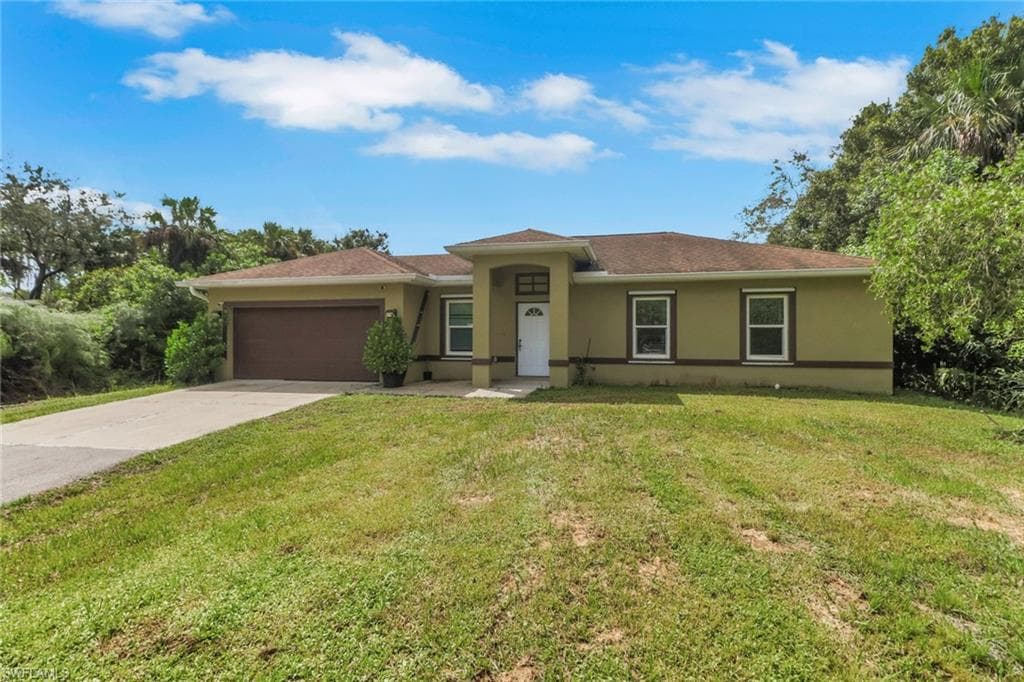 4310 28th Ave SE, Naples, FL 34117-1