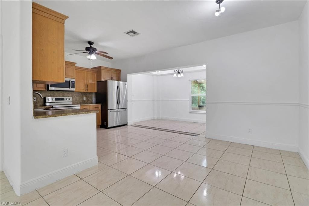 4310 28th Ave SE, Naples, FL 34117-6