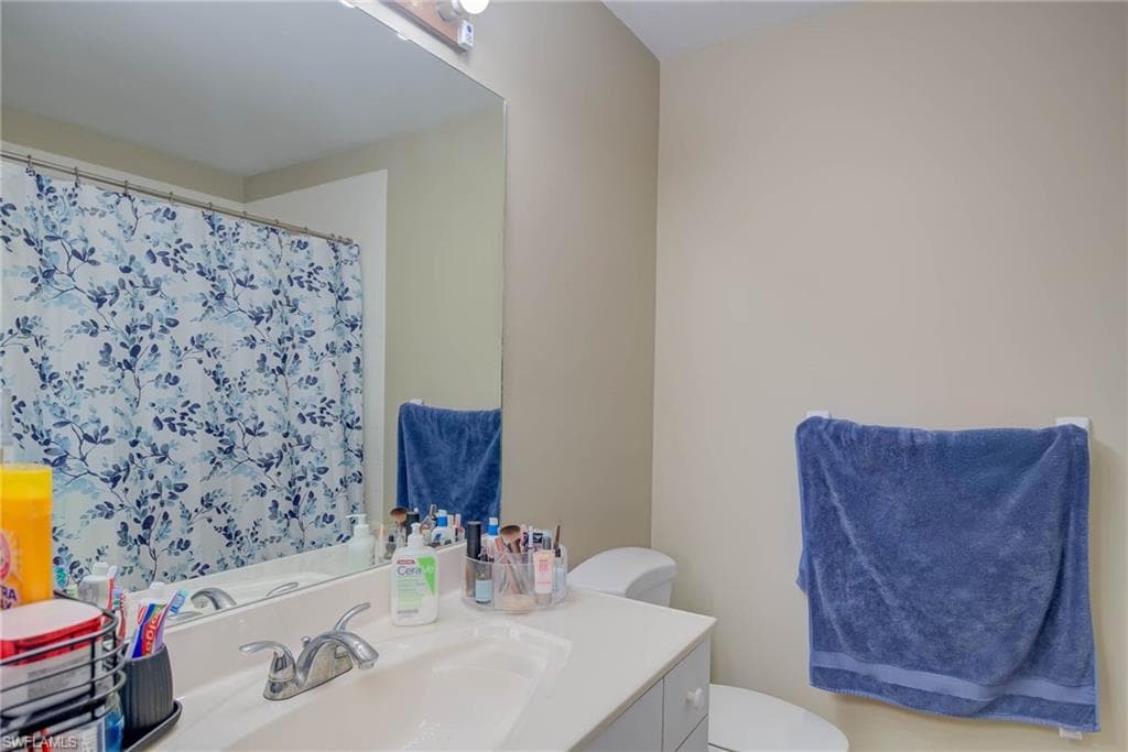 2940 10th Ave NE, Naples, FL 34120-21