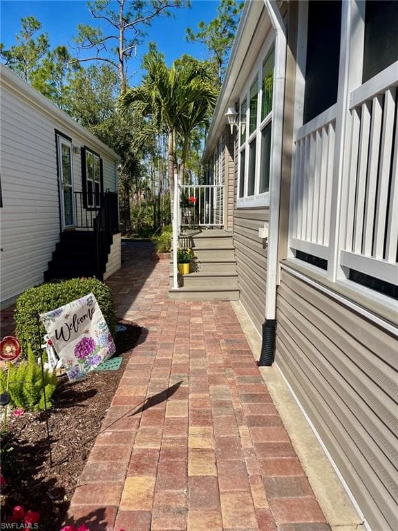 1316 Diamond Lake Cir, Naples, FL 34114-2