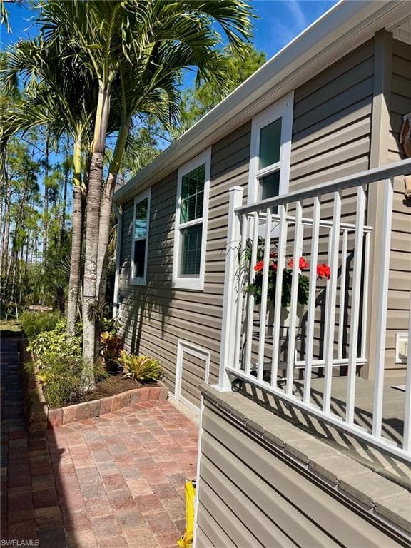 1316 Diamond Lake Cir, Naples, FL 34114-3