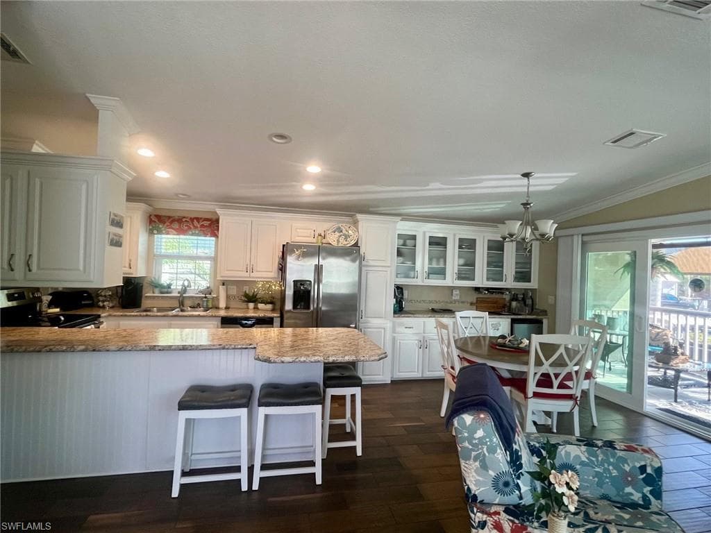 1316 Diamond Lake Cir, Naples, FL 34114-4