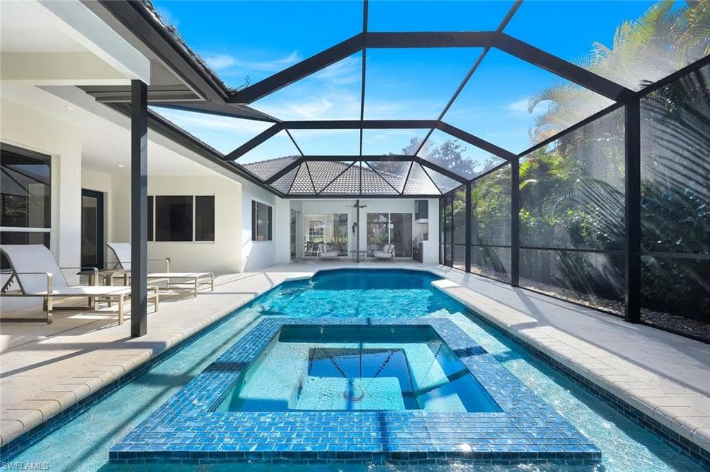 237 Charleston Ct, Naples, FL 34110-27