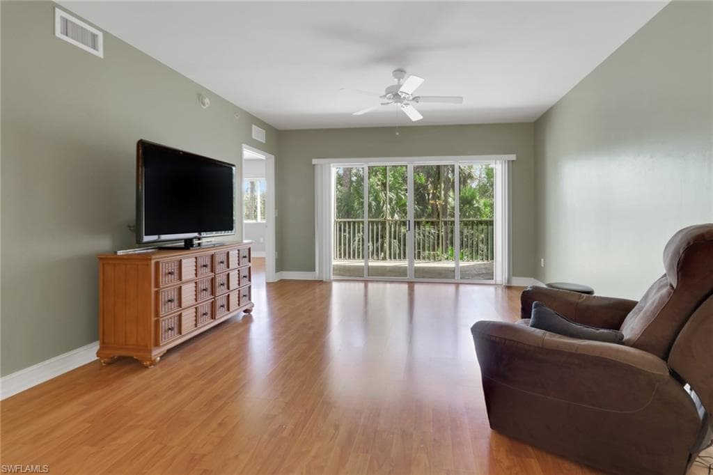 7819 Regal Heron Cir 203, Naples, FL 34104-8