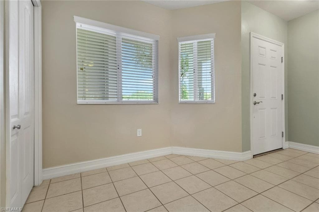 7819 Regal Heron Cir 203, Naples, FL 34104-5