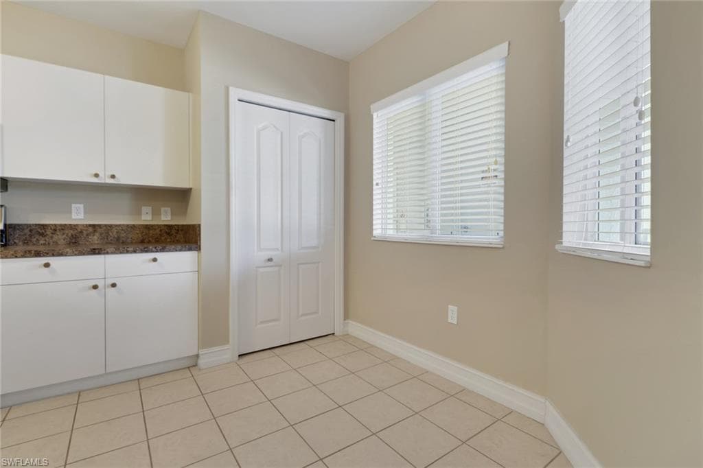 7819 Regal Heron Cir 203, Naples, FL 34104-7