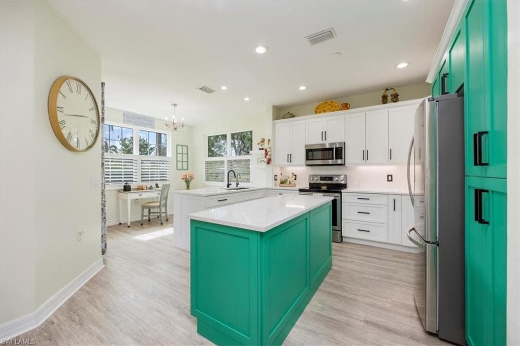 8315 Big Acorn Cir 902, Naples, FL 34119-8