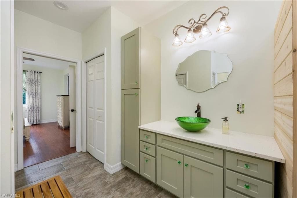 8315 Big Acorn Cir 902, Naples, FL 34119-16