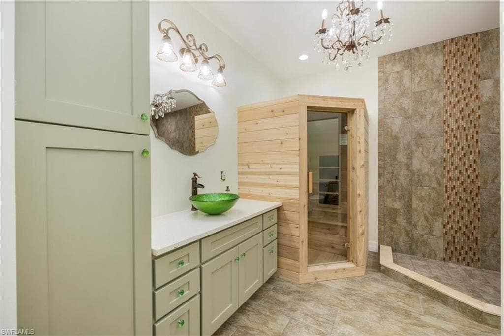 8315 Big Acorn Cir 902, Naples, FL 34119-3