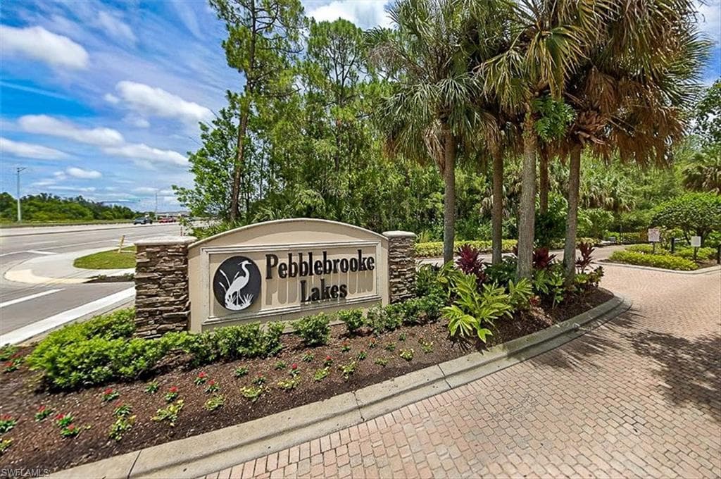 8315 Big Acorn Cir 902, Naples, FL 34119-5