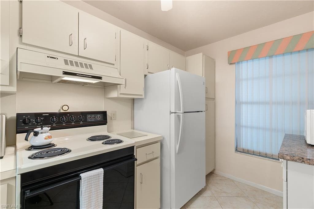 1041 Swallow Ave 303, Marco Island, FL 34145-8