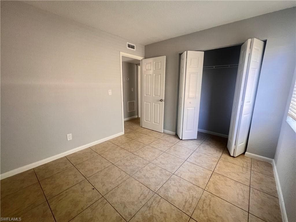 4601 Bayshore Dr A1, Naples, FL 34112-8